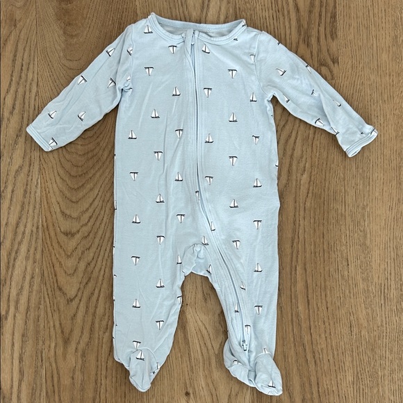 Bundle of 5 0-3 month Bamboo Footies - Picture 5 of 6